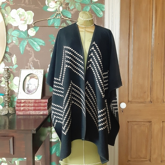 IKE BEHAR Shawl Wrap - Picture 1 of 10
